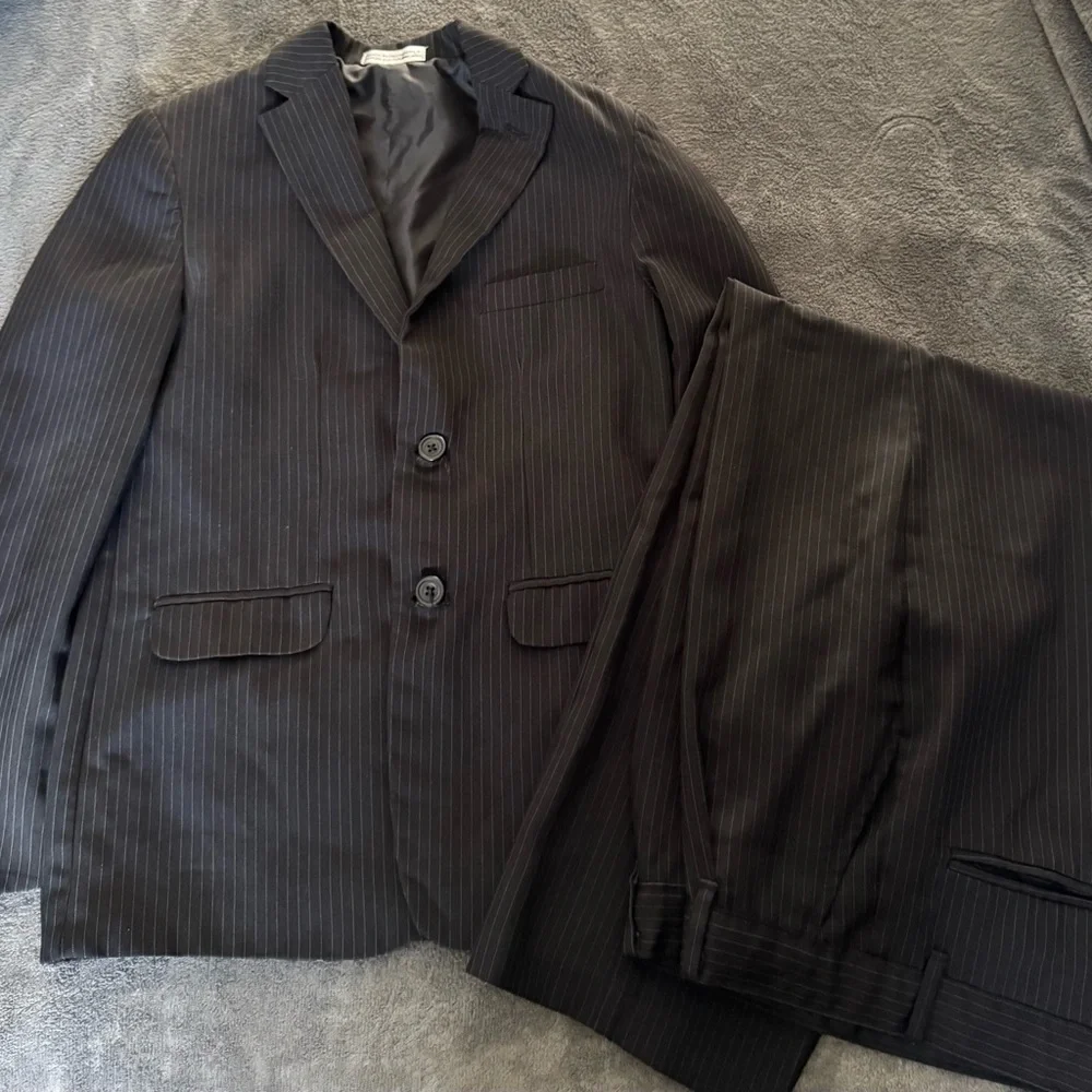 Geoffrey Beene Black Pinstripe Kids Suit - Picture 1 of 3